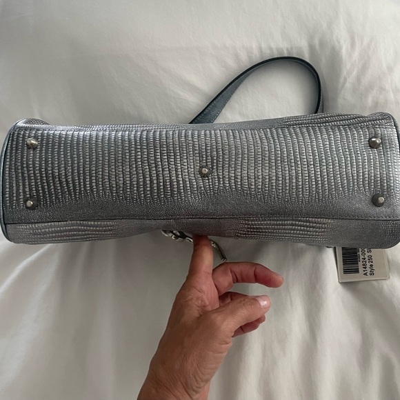 Charlie Lapson Silver Reptile Print Shoulder Bag Purse NWT - Picture 4 of 9